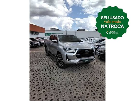 TOYOTA HILUX 2.8 D-4D TURBO DIESEL CD SRX 4X4 AUTOMÁTICO TOYOTA HILUX 2.8 D-4D TURBO DIESEL CD SRX 4X4 AUTOMÁTICO